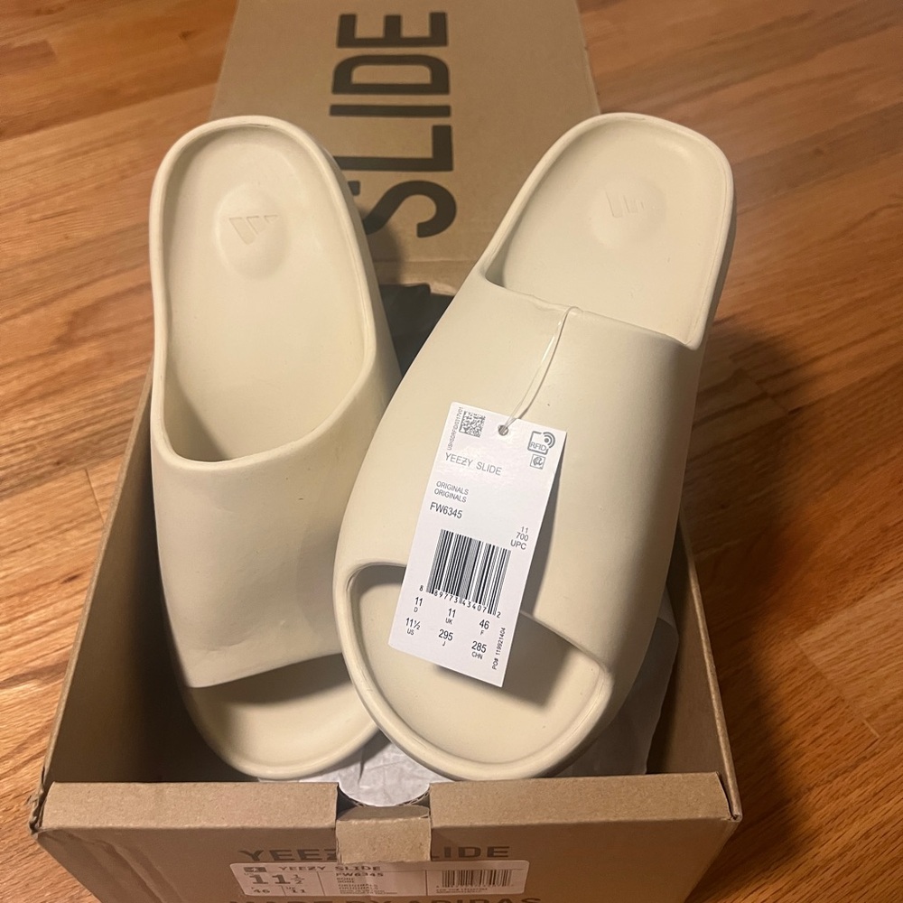 Adidas Yeezy Slide Bone Size 11.5 New With Box